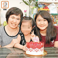 鄧桂思（左）是家中好媽媽，其未成年長女Michelle（右）一度爭取酌情捐肝。