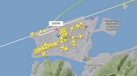 東航出事後有大批航班延誤。（互聯網圖片）