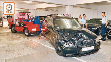 肇事房車被拖走檢查。（馬竟峯攝）