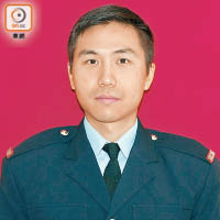 消防隊目許志傑於去年六月的迷你倉四級火中殉職。（資料圖片）