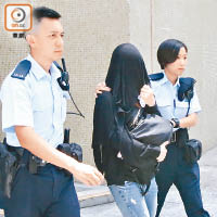 涉案婦人被警方拘捕。（左錦鴻攝）