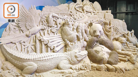 「怡慶坊」將展示由Ray Villafane雕砌出的三個全港最大型沙雕。（李志湧攝）
