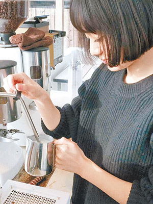 NOZOMI TAKIGUCHI於網上分享她在日本店沖咖啡的情況。（互聯網圖片）