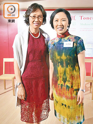 孫燕華（右）瞓身推廣中華文化，媽媽孫蔡吐媚（左）話要鼎力支持。（溫國佳攝）
