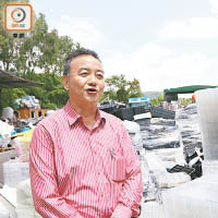 劉耀成估計限制令最快十月實施，本港不少回收商對前景擔憂。