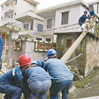 珠海供電公司派員搶修。（互聯網圖片）