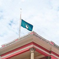 政府建築物<br>澳門政府建築物昨下半旗致哀。（互聯網圖片）