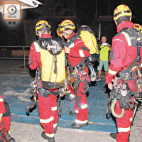 消防處派出高空拯救專隊到場營救。（黃浩棋攝）