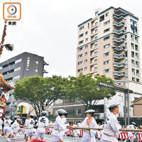 成員在第三日的行程觀賞日本三大祭之一的祇園祭。