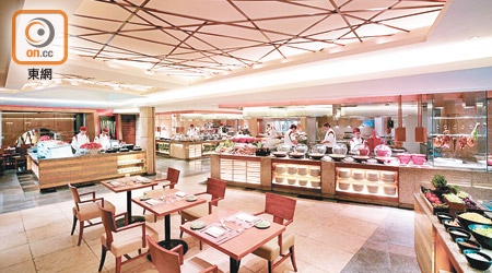 九龍香格里拉大酒店「Café Kool」疑爆食物中毒個案。（資料圖片）
