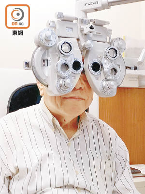定期檢查，可有效防止視力進一步惡化。（鍾君容攝）