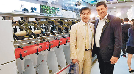 立法會紡織及製衣界議員 鍾國斌（左）（互聯網圖片）