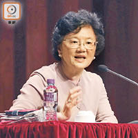 校長劉靳麗娟指，希望藉面試與學生聊天。