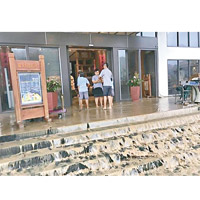 台東<br>知本富野飯店被暴雨引發的土石流侵襲。（互聯網圖片）