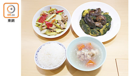西芹炒雞柳和北菇西蘭花屬於少肉菜式。