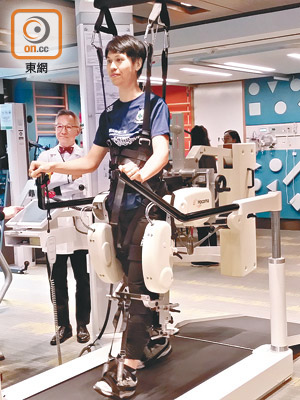 病人中風後一至六個月，可開展機械人步態訓練。