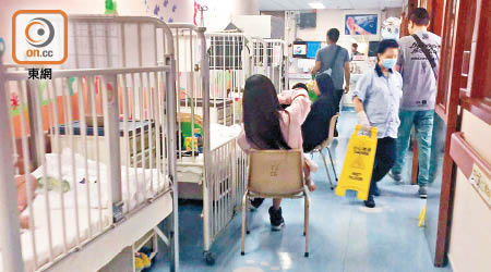 屯門醫院兒童病房在流感高峰期不勝負荷。