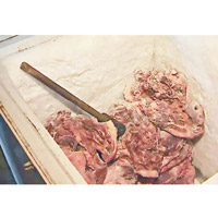 臘肉製作過程並無採取任何消毒措施，完全不符合食品生產要求。（互聯網圖片）