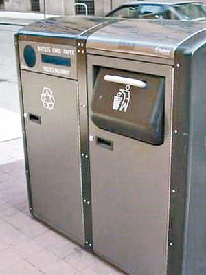 外國早已應用太陽能廢物壓縮箱，取代傳統垃圾桶。（互聯網圖片）