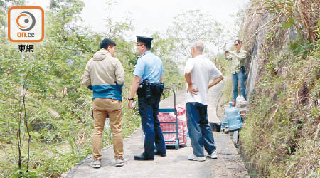 警員在場調查。（曾志恒攝）