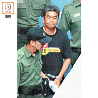 梁國雄四年前入獄時被懲教署剪掉其招牌長髮。