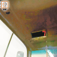 有車速顯示器疑被改裝，在獅子山隧道行車期間，顯示器竟為時速七公里。
