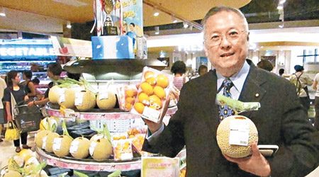張宇人去咗日式超市視察貨架說明同產品資料。（互聯網圖片）