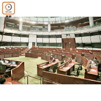 有議員在立法會上提出休會辯論，辯論戴耀廷的港獨言論對香港及國家利益的影響，並獲通過。（吳艶玲攝）