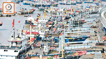 廣東省海洋與漁業廳已發出緊急通知，要求南海中部海域作業漁船回港避風。