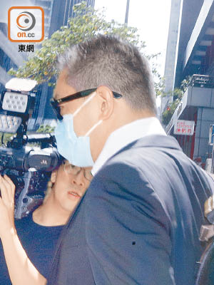 蘇錦威同時亦捲入民事訴訟當中。