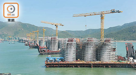 港珠澳大橋興建以來，屢爆工程醜聞。