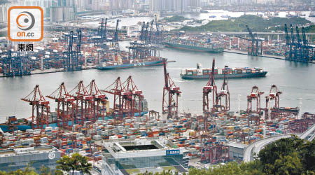 貿戰一旦升級，將直接衝擊香港的出口和轉口業。