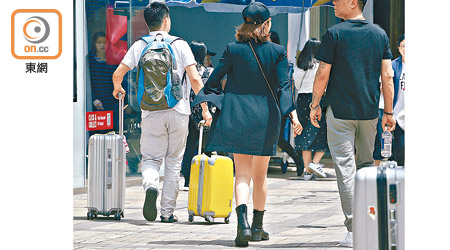 中美貿戰或影響內地旅客來港消費意欲。