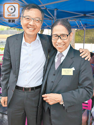 林正財（左）同梁智鴻（右）都支持醫療服務回到社區。（徐家浩攝）