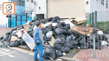 環保署歎慢板處理垃圾，令垃圾圍城愈演愈烈。