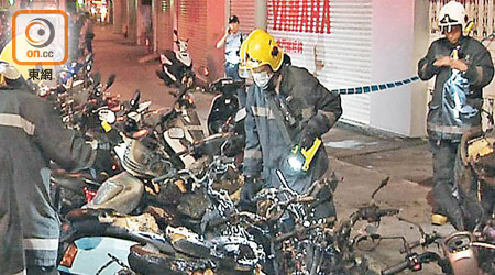 多輛電單車焚毀。（互聯網圖片）