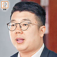 劉國勳批評政府執法方式落後，跟不上日新月異的犯罪手法。