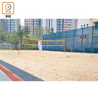 天水圍<br>天業路人造沙灘排球場使用率偏低，惟閒置時段不得進行其他活動。