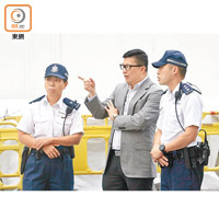 候任警務處副處長（行動）鄧炳強昨午現身東涌了解同袍工作情況。（何天成攝）