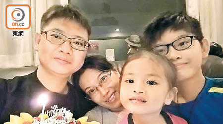 江振超（左）一家四口家庭幸福，如今他急需接受肝臟移植。