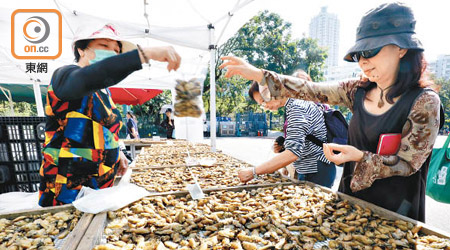 一連五日的香港國際美食巡禮昨日正式開鑼，市民可免費入場。（陳德賢攝）