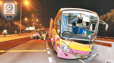 青衣長青公路上周五發生五死三十二傷嚴重車禍。