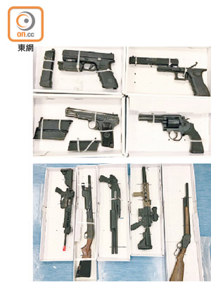 行動中搜獲的手槍（上圖）以及多支仿製長槍（下圖）。