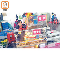 廣州寵物市場有人公然出售泰國鱷魚，更揚言可以提供另類速遞服務。
