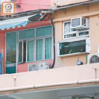 土瓜灣<br>北帝街有住戶疑將窗戶位置改裝成金魚缸。