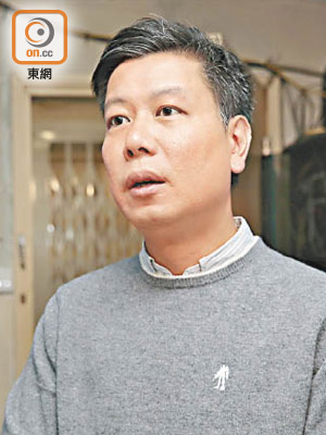 屯門區議員譚駿賢批評房署監管制度有漏洞。