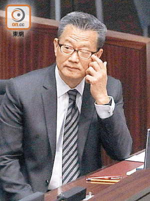 多名議員炮轟陳茂波的言論是卸膊及縮骨。