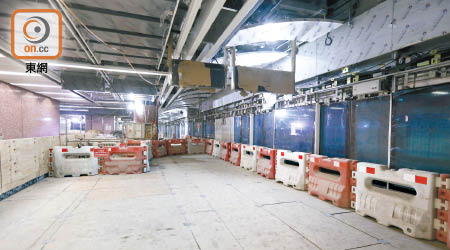 消息指，沙中線紅磡站擴建月台曾有部分應被檢查的鋼筋，因超聲波檢查儀的探頭無法伸入，被迫放棄量度。