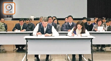 台灣華航機師工會與資方經過四輪談判後，周四晚終達成共識。