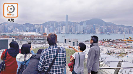 陳茂波指今年環球經濟不明朗因素多，下行壓力亦大，香港難免受影響。（黃仲民攝）
